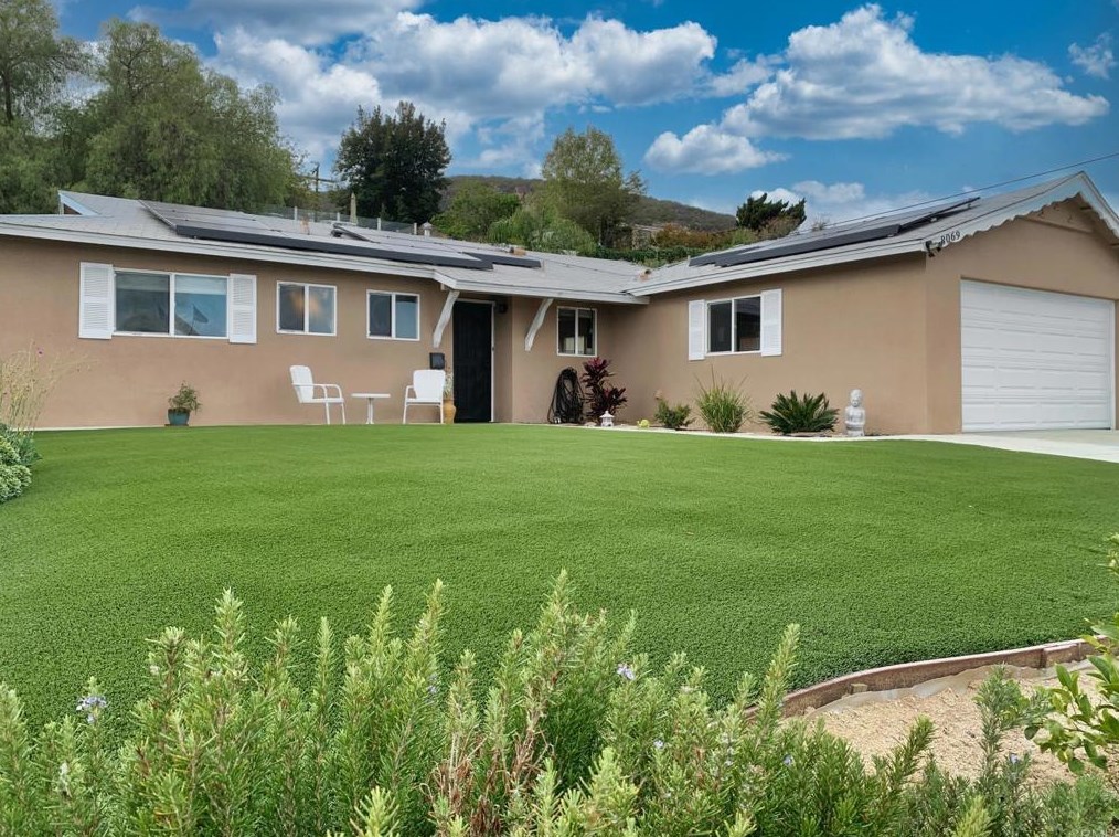 8069 Poplin Dr, Santee CA  92071-3419 exterior