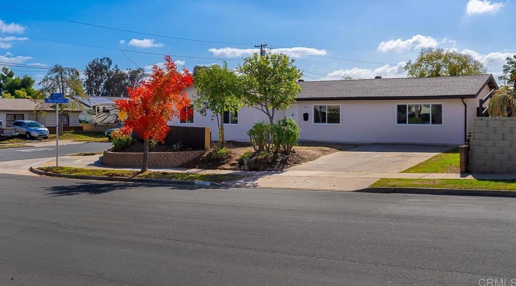 9493 Stoyer Dr, Santee, CA 92071