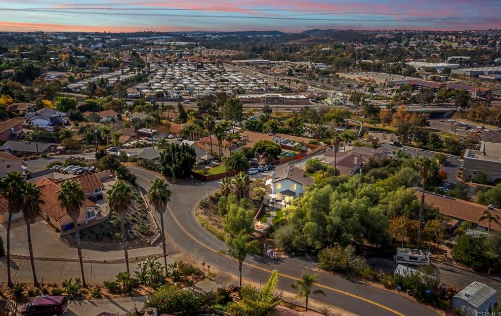 407 Dennis Dr, Vista, CA 92083