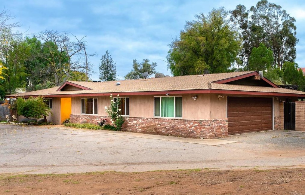 2328 Yucca Hill Rd, Alpine, CA 91901