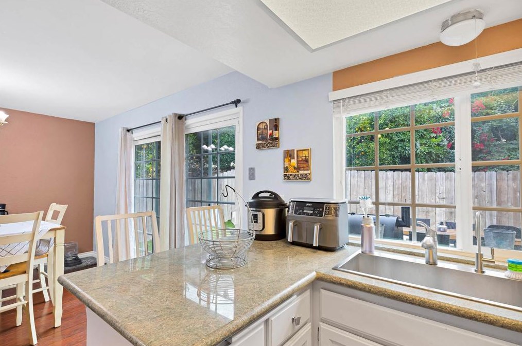 2714 Crownridge Ln, Spring Valley CA  91977-6810 exterior
