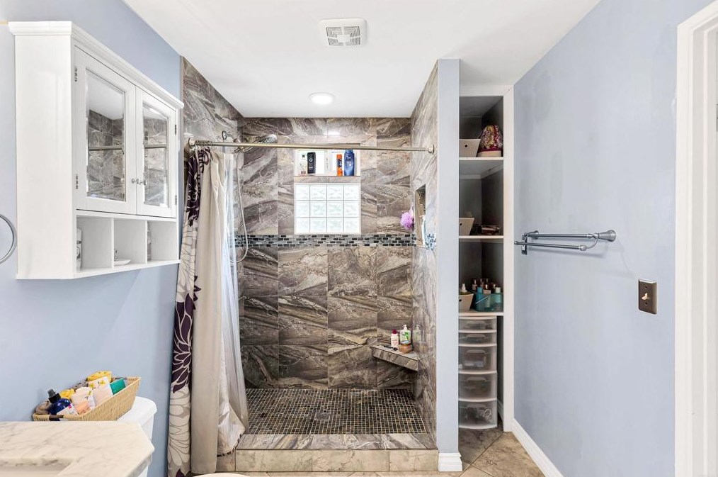 2714 Crownridge Ln, Spring Valley CA  91977-6810 exterior