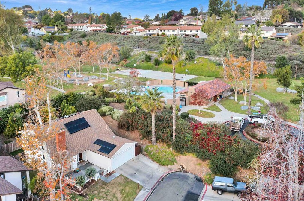 2714 Crownridge Ln, Spring Valley CA  91977-6810 exterior