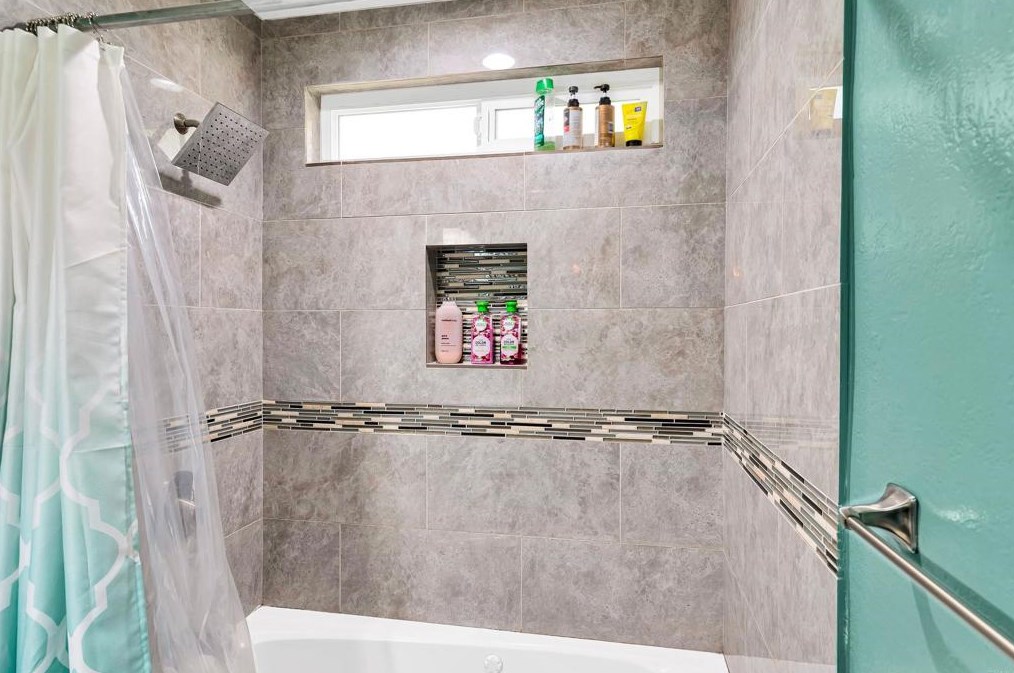 2714 Crownridge Ln, Spring Valley CA  91977-6810 exterior