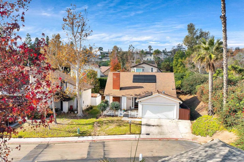 2714 Crownridge Ln, Spring Valley, CA 91977