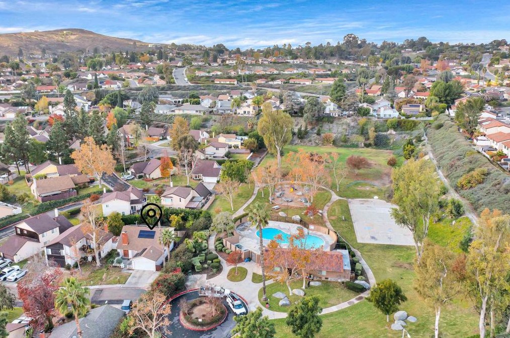 2714 Crownridge Ln, Spring Valley CA  91977-6810 exterior
