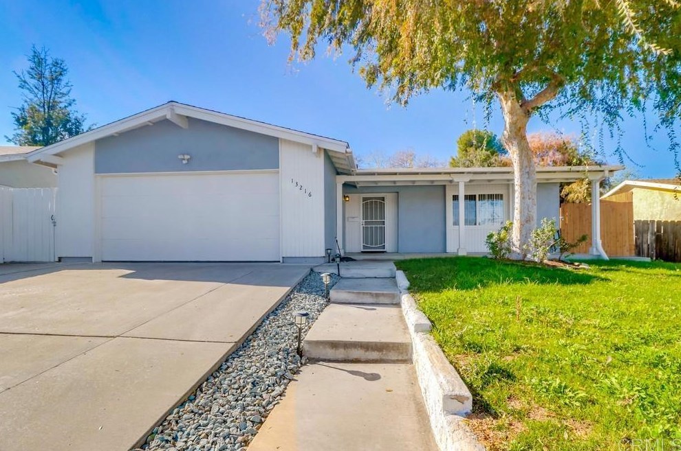 13216 W Lakeview Rd, Lakeside, CA 92040