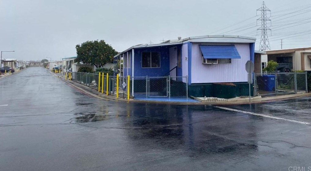 521 Orange Ave, Chula Vista CA  91911-4035 exterior