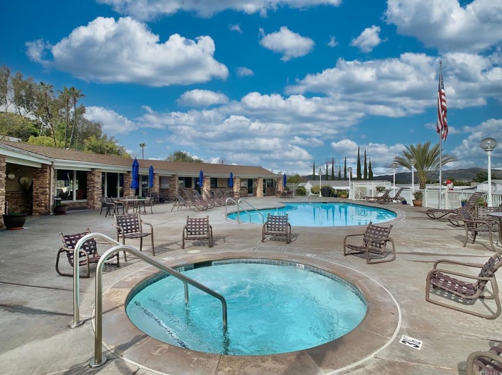 8712 Magnolia Ave, Santee CA  92071-4543 exterior