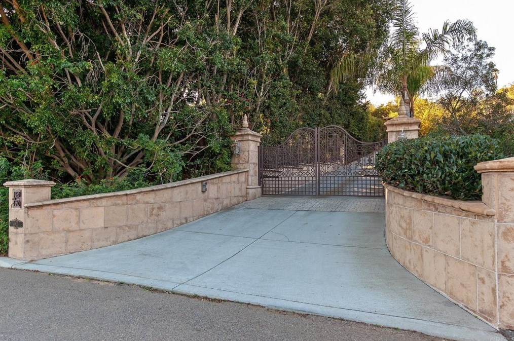 4912 Sunrise Valley Dr, El Cajon, CA 92020