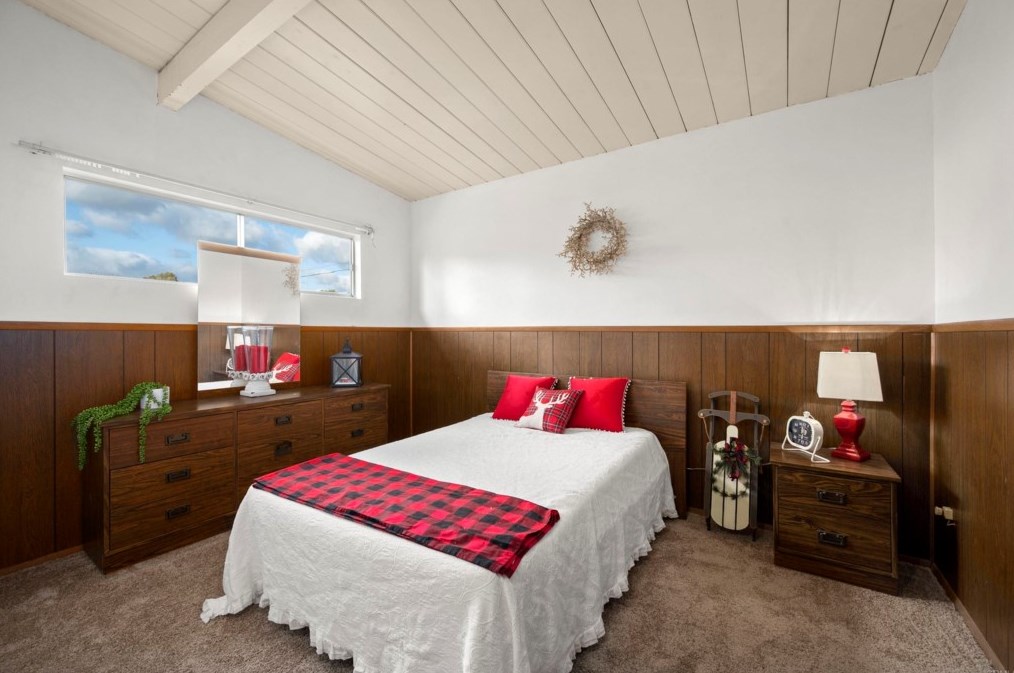 111 Country Club Dr, Chula Vista CA  91911-1403 exterior