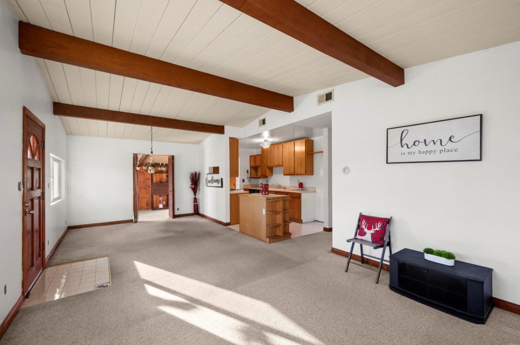 111 Country Club Dr, Chula Vista CA  91911-1403 exterior