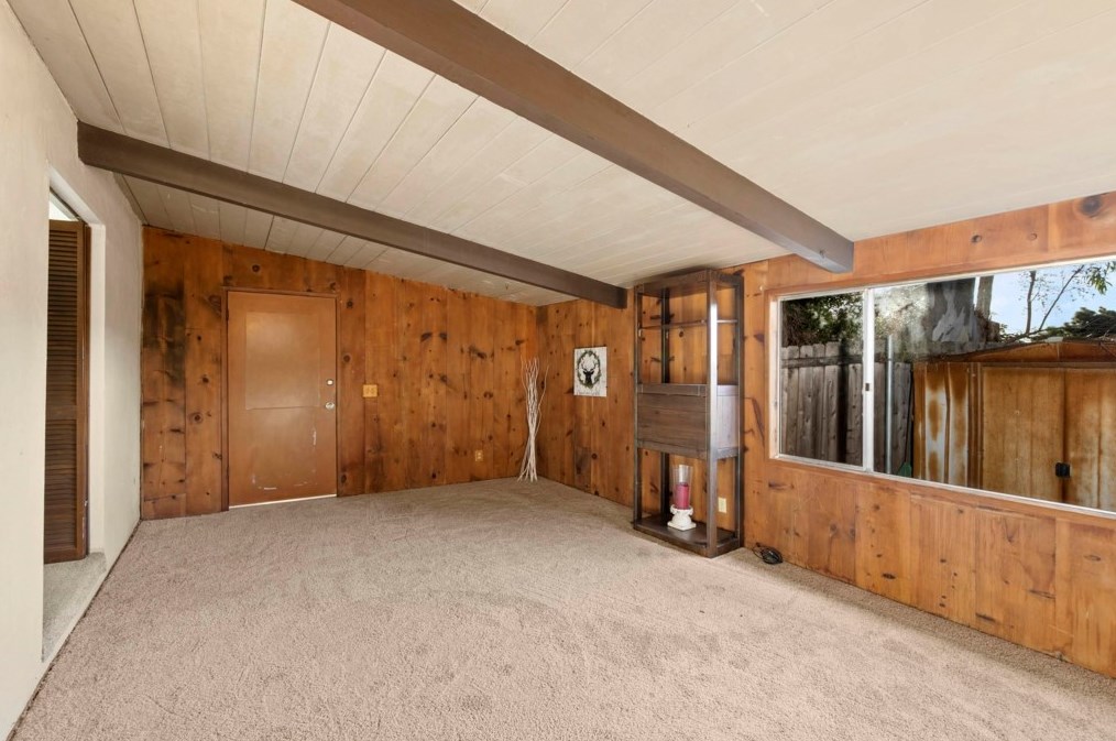 111 Country Club Dr, Chula Vista CA  91911-1403 exterior
