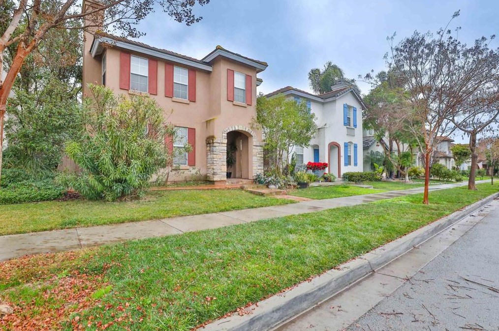 1424 Little Lake St, Chula Vista CA  91913-3920 exterior