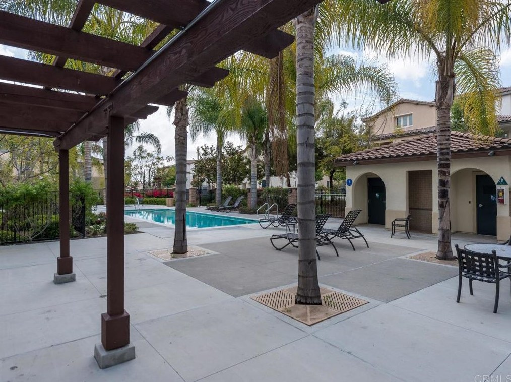 1745 Cripple Creek Dr, Chula Vista CA  91915-2381 exterior