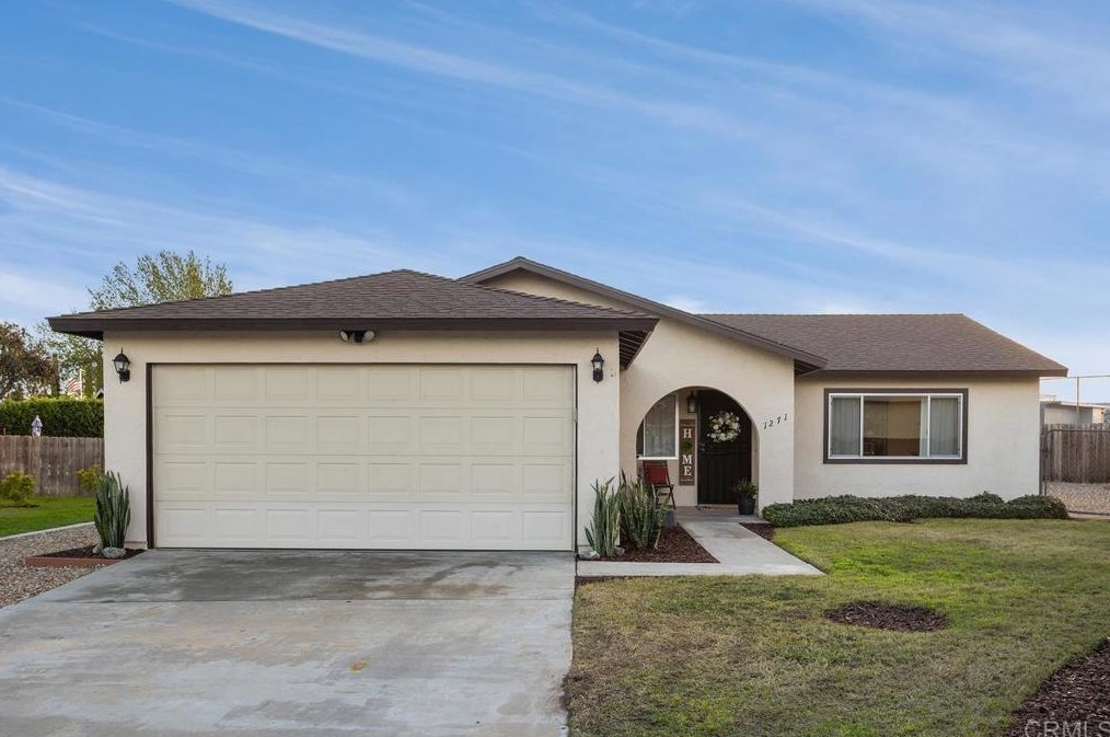 1271 Magnolia Ave, Escondido, CA 92027-1606