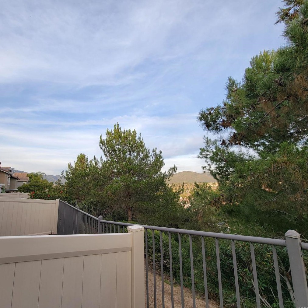 1343 Monument Trail Dr, Chula Vista, CA 91915-1585