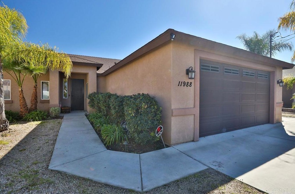 11988 Foothills River Ln, Lakeside, CA 92040