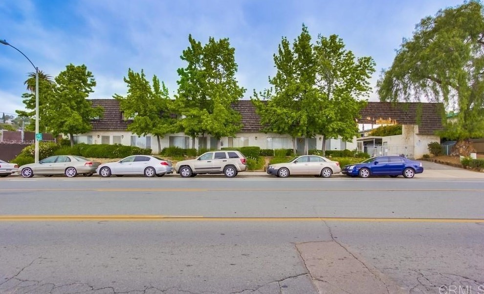 9034 Kenwood Dr, Spring Valley CA  91977-2261 exterior
