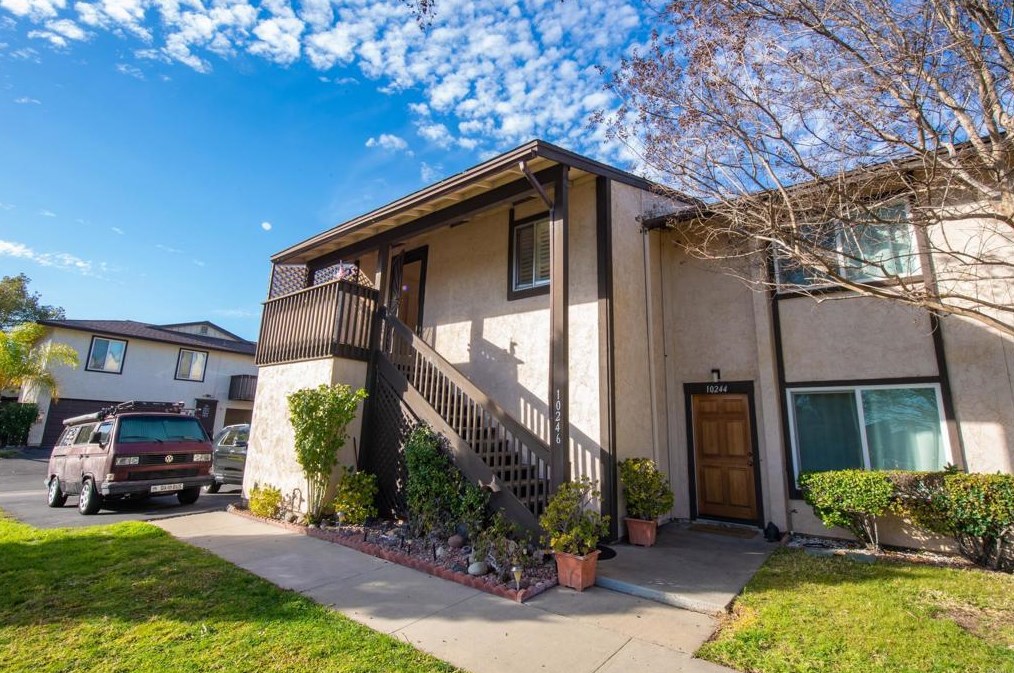 10246 Carefree Dr, Santee, CA 92071-1819