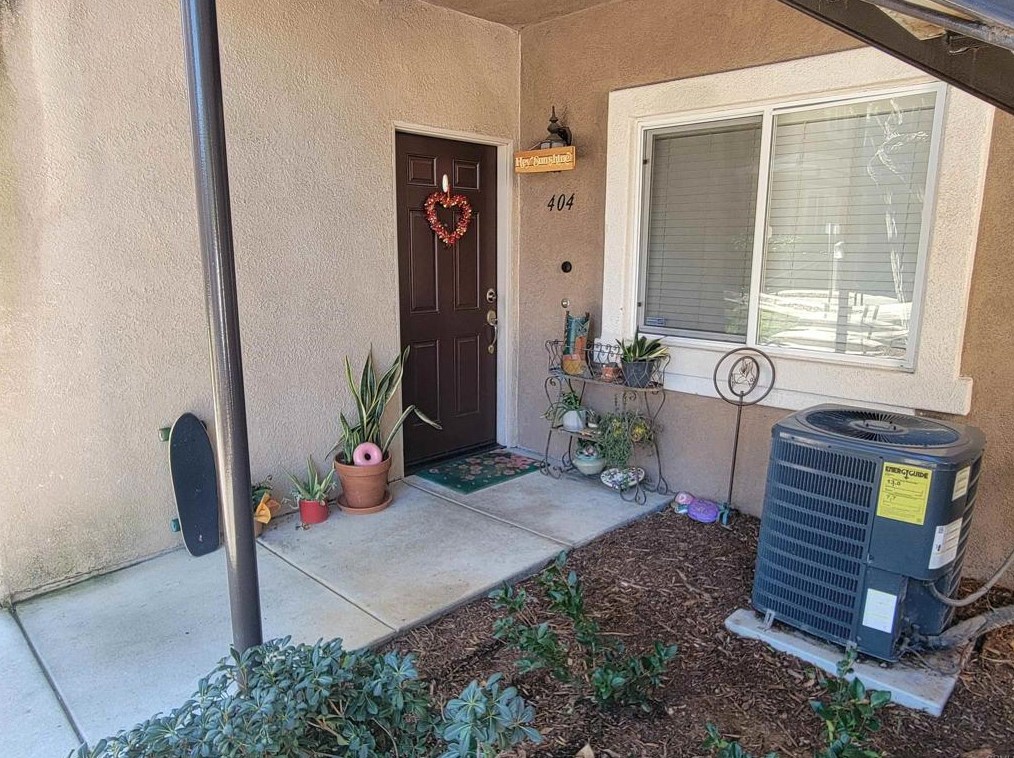 9728 Marilla Dr #404, Lakeside, CA 92040