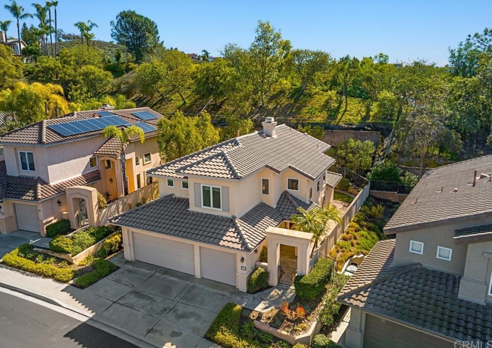771 Calle Montera, Escondido, CA 92025-7961