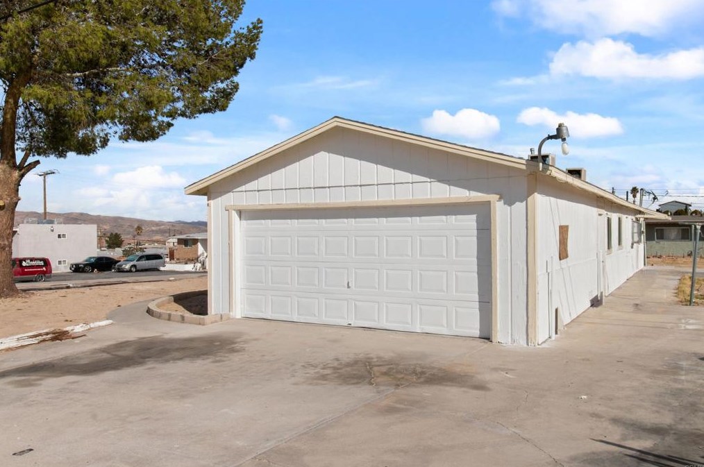 1011 Coyote Cv, Barstow CA  92311-1825 exterior