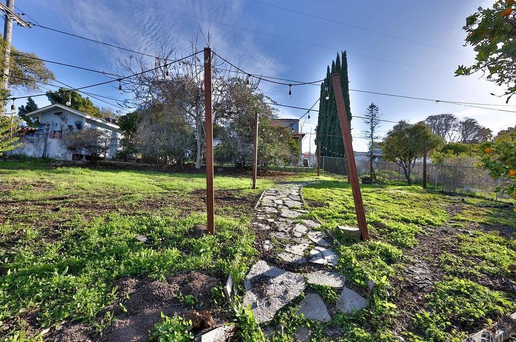 10341 Del Rio Rd, Spring Valley CA  91978-1008 exterior