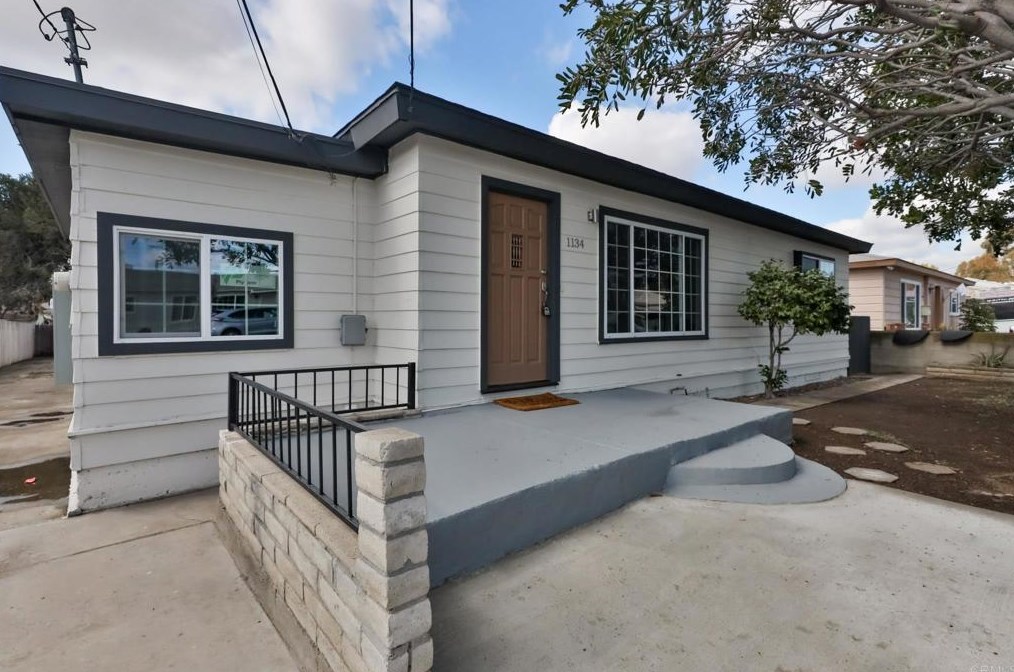 1134 Dixon Dr, Chula Vista, CA 91911-3305