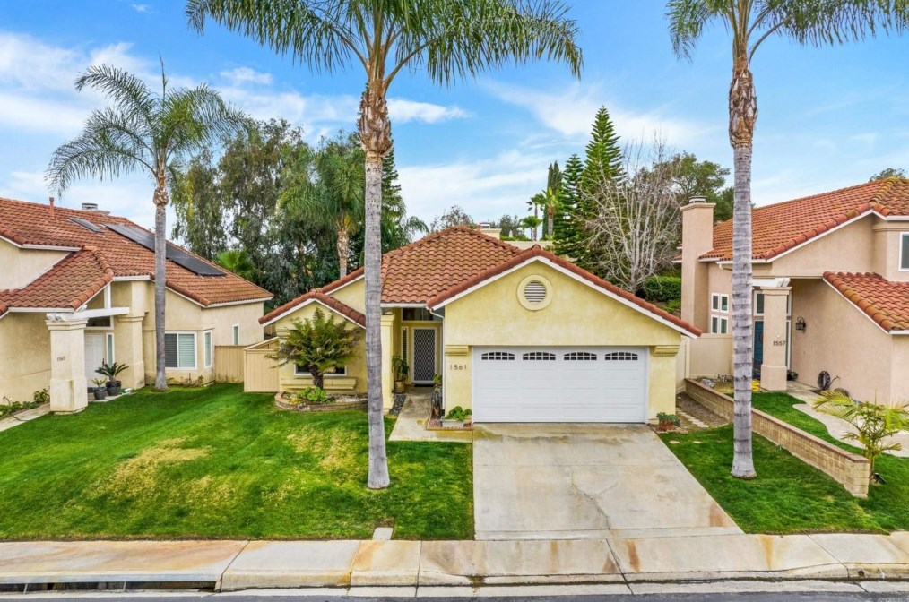 1561 Promontory Ridge Way, Vista, CA 92081