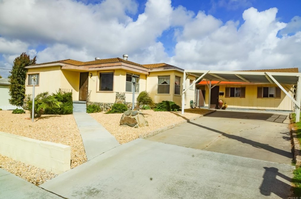 4135 Olive Ave, La Mesa, CA 91941