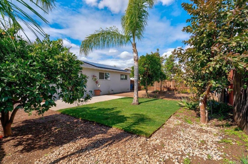 620 Camellia St, Escondido CA  92027-2027 exterior