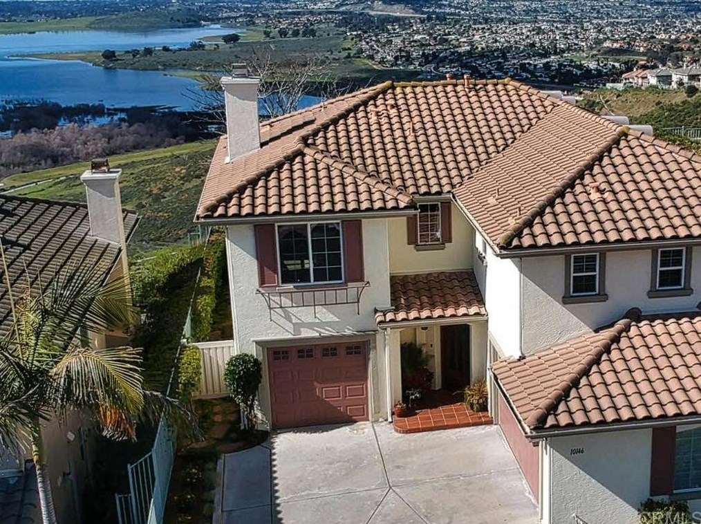 10146 Destiny Mountain Ct, Spring Valley, CA 91978-2068