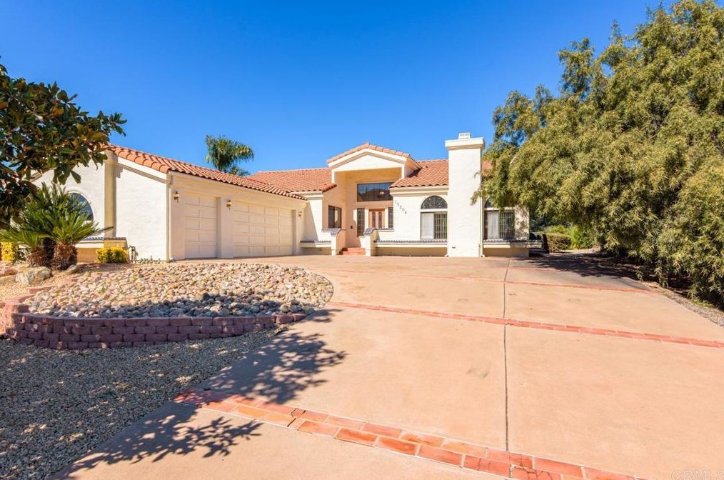 15204 Moonglow Dr, Ramona, CA 92065