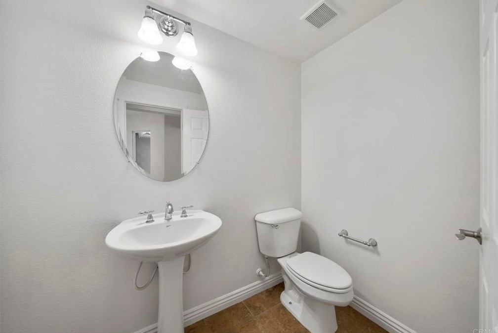 35183 Via Santa Catalina, Winchester CA  92596-8588 exterior
