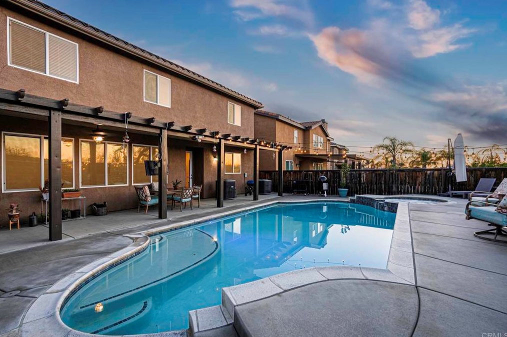 35183 Via Santa Catalina, Winchester CA  92596-8588 exterior