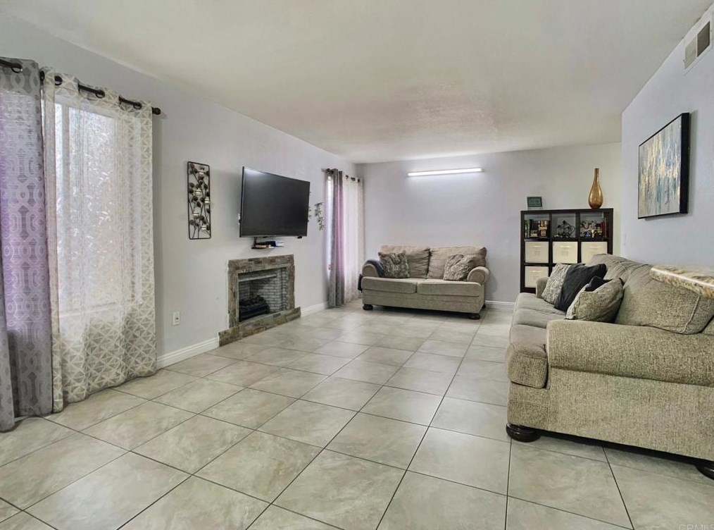 565 S Mollison Ave #g, El Cajon, CA 92020