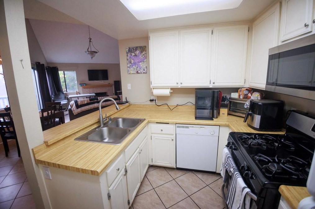 3039 Charwood Ct, Spring Valley CA  91978-1948 exterior
