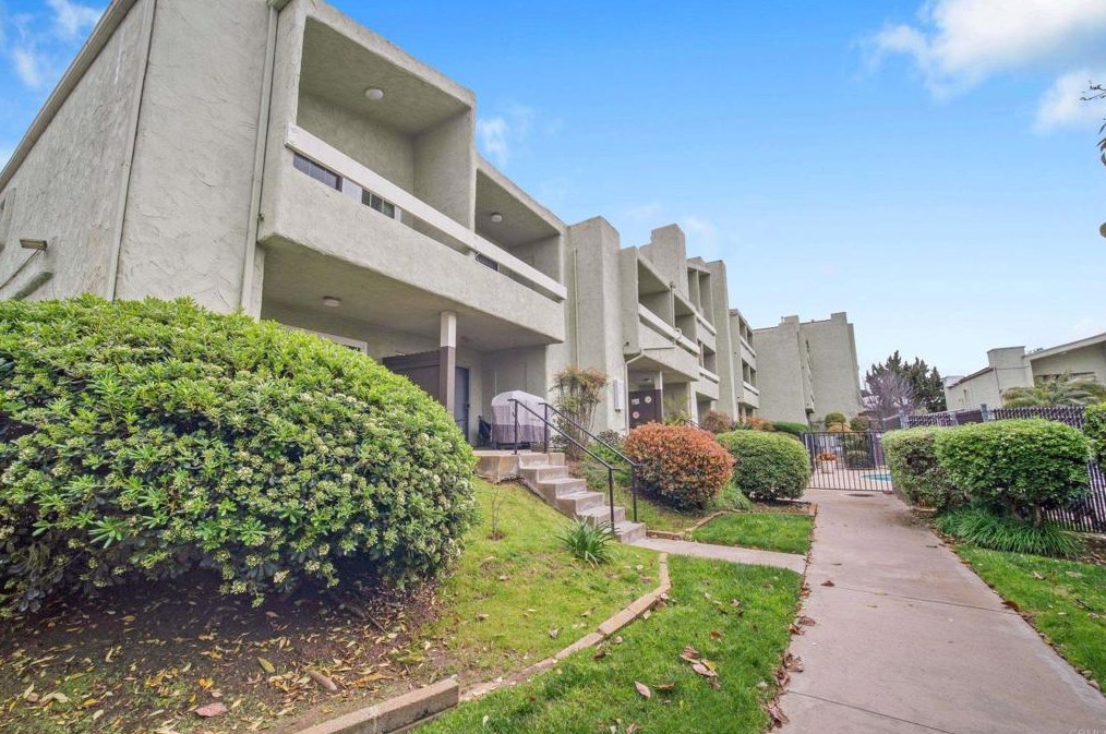 160 E St #c8, Chula Vista, CA 91910