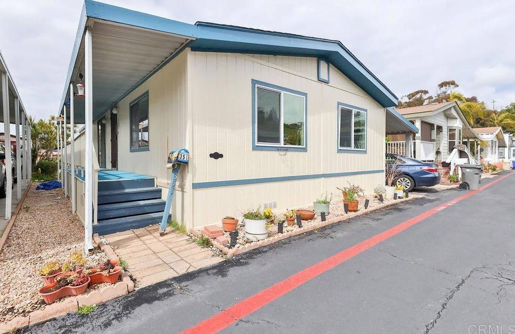 351 Idlewild Ln, Oceanside, CA 92054