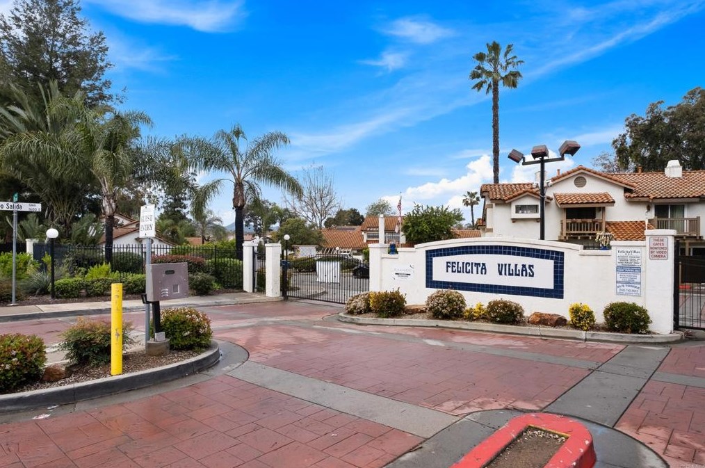 1651 S Juniper St #206, Escondido, CA 92025