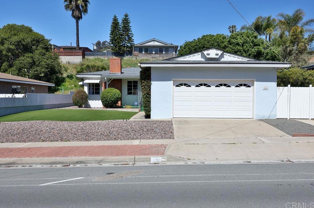 6060 Amaya Dr, La Mesa, CA 91942