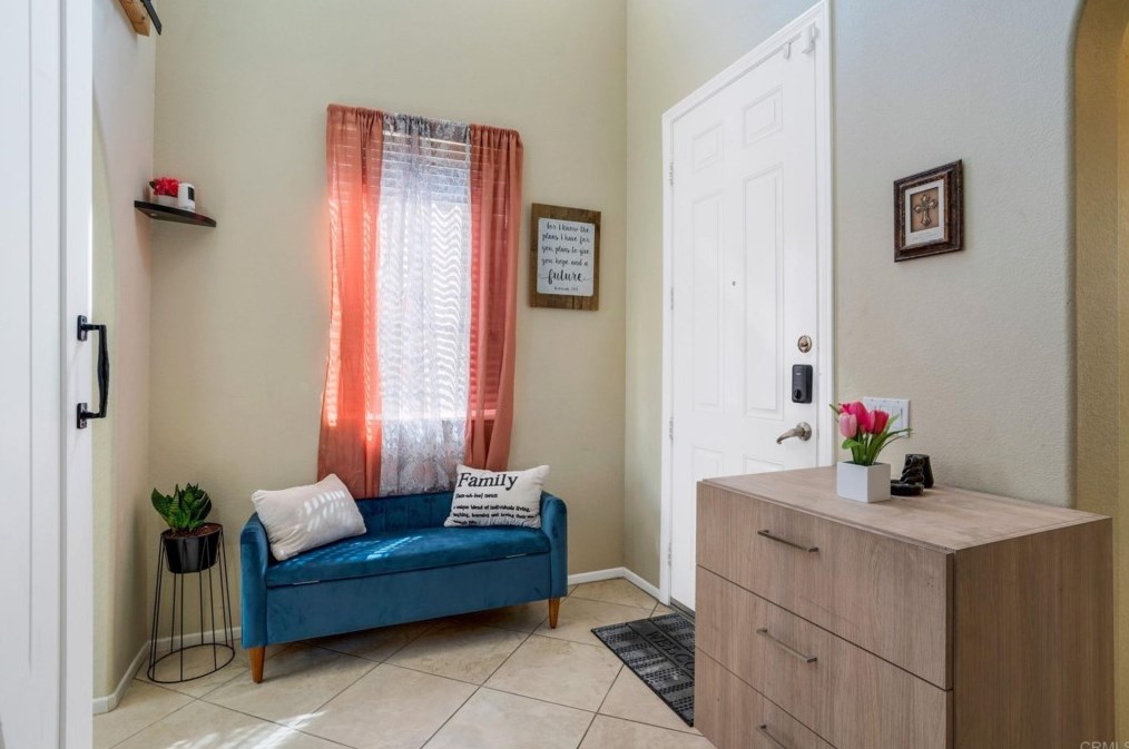 1005 Yosemite Dr, Chula Vista, CA 91914-3616