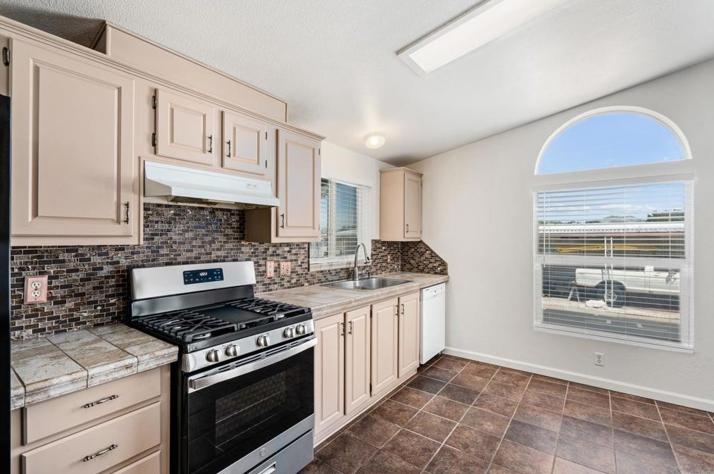 13125 Alpine Dr, Poway, CA 92064-5773
