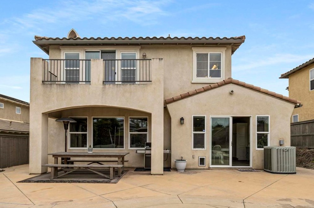 2301 Hummingbird St, Chula Vista CA  91915-2419 exterior