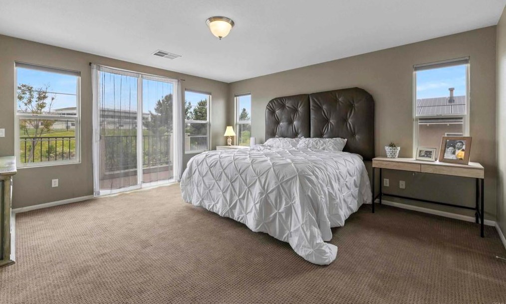 2301 Hummingbird St, Chula Vista CA  91915-2419 exterior