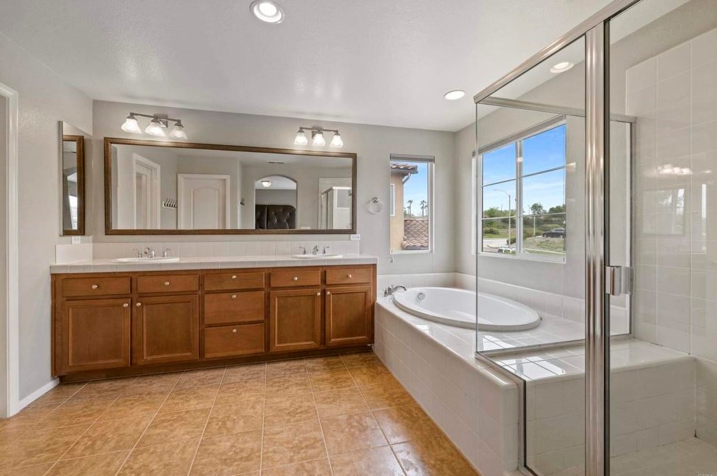 2301 Hummingbird St, Chula Vista CA  91915-2419 exterior