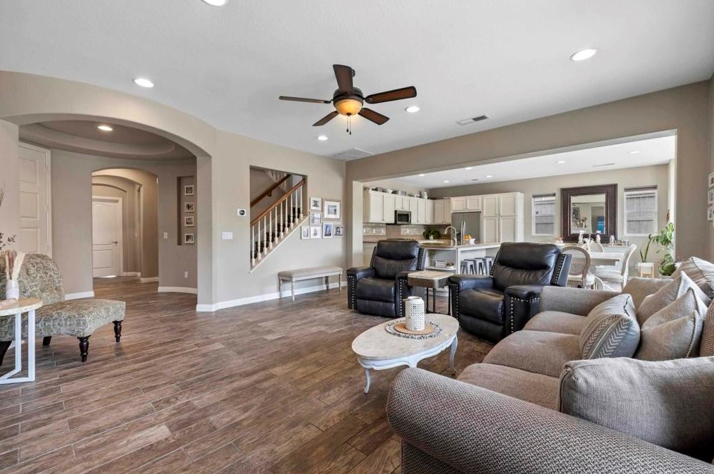 2301 Hummingbird St, Chula Vista CA  91915-2419 exterior