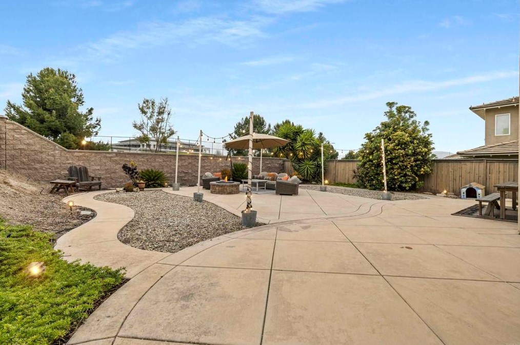 2301 Hummingbird St, Chula Vista CA  91915-2419 exterior