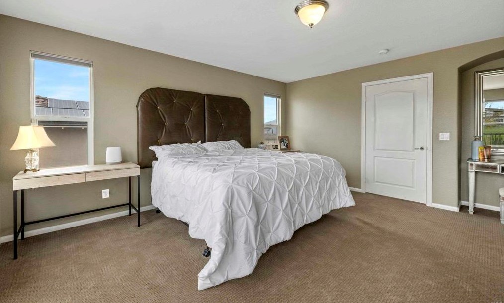 2301 Hummingbird St, Chula Vista CA  91915-2419 exterior